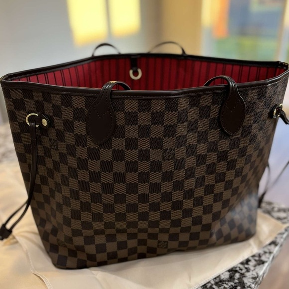 Louis Vuitton Neverfull MM - LIKE NEW - Picture 1 of 5